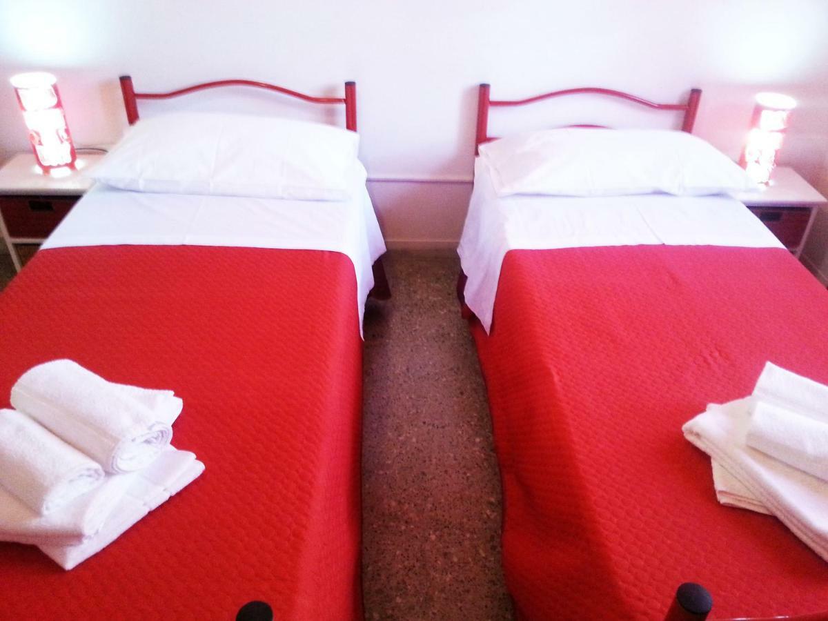 קוסנזה B&B Night & Day מראה חיצוני תמונה